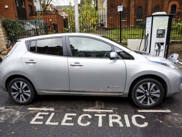 Imagem da notícia "Brasil tem potencial para vender 150 mil carros elétricos ao ano"