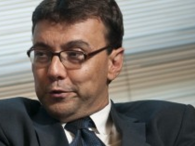 Imagem da notícia "Com barril em alta, petroleiras reforçam caixa para leilão"