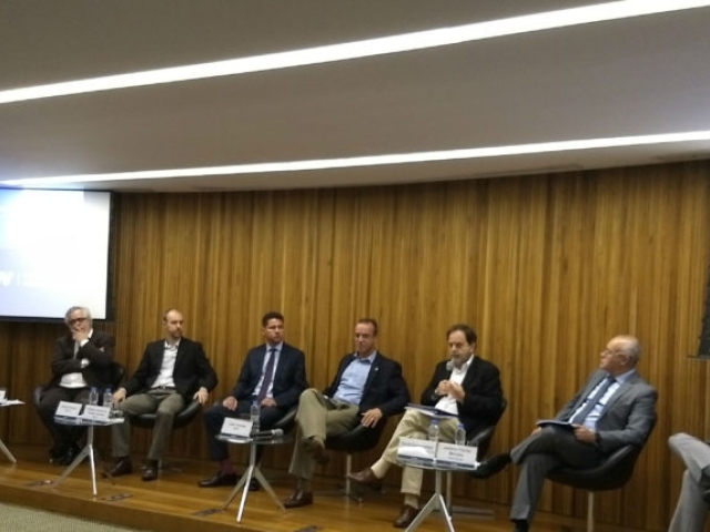 Imagem da notícia "MME divulga primeiras medições de O&G até o meio do ano"
