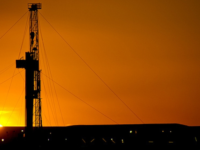 Imagem da notícia "Pesquisadora da FGV Energia analisa política de preços para gasolina e diesel da Petrobras"