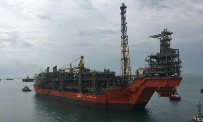 Imagem da notícia "Leilões de petróleo poderão render US$ 30 bilhões em investimentos"