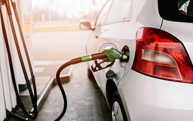Imagem da notícia " Petrobras reduz preço da gasolina para refinarias pelo terceiro dia seguido"