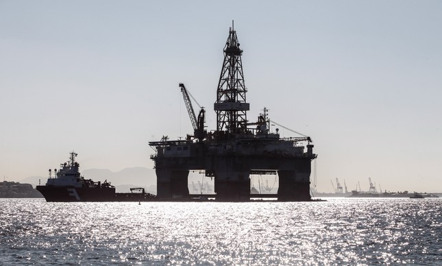 Imagem da notícia "Estudo reduz participação do petróleo no PIB em menos da metade"