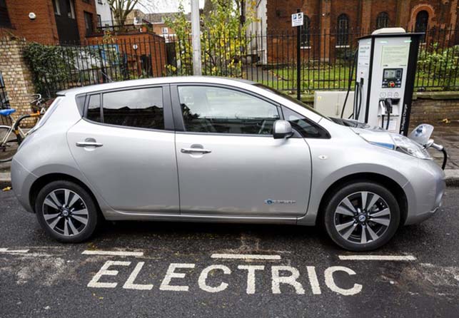 Imagem da notícia "Brasil tem potencial para vender 150 mil carros elétricos ao ano"