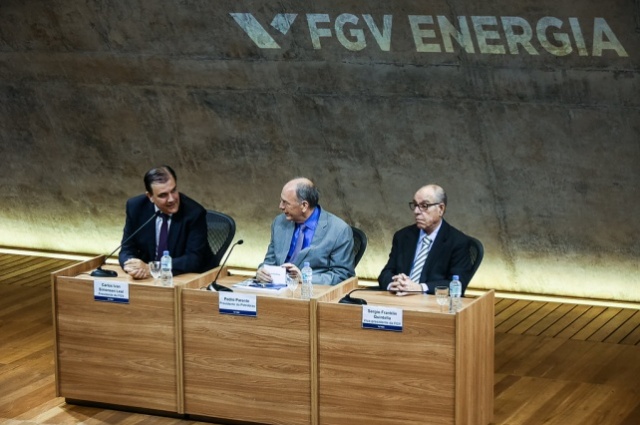 Presidente da FGV, Professor Carlos Ivan, presidente da Petrobras, Pedro Parente e vice-presidente da FGV, Sérgio F. Quintella