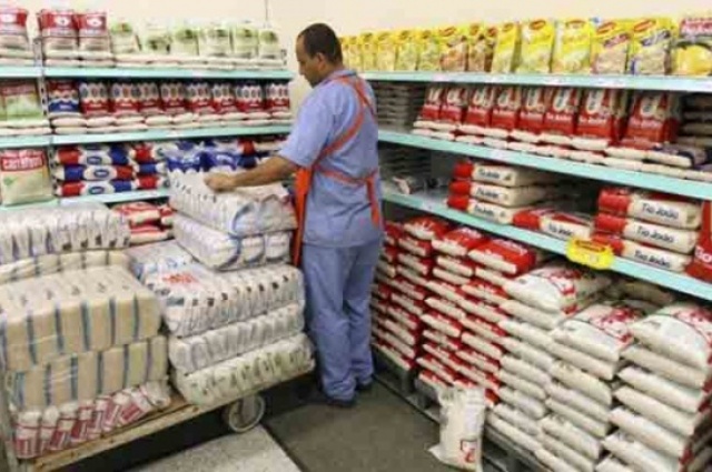 O arroz está entre os produtos que poderão pressionar os preços, pois sofrerá redução da área plantada. Portanto, haverá diminuição da oferta nos mercados Foto: Arquivo